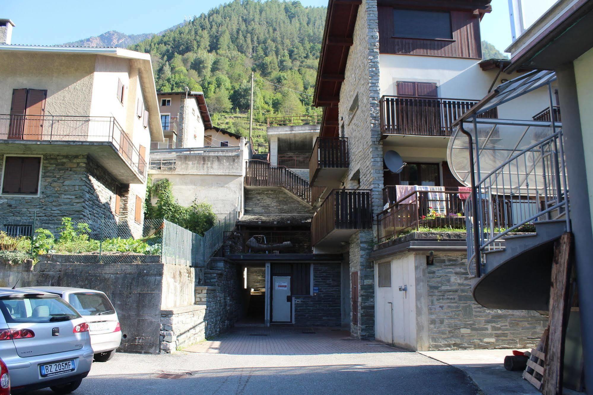 Lanterna Apartments Chiesa in Valmalenco Εξωτερικό φωτογραφία