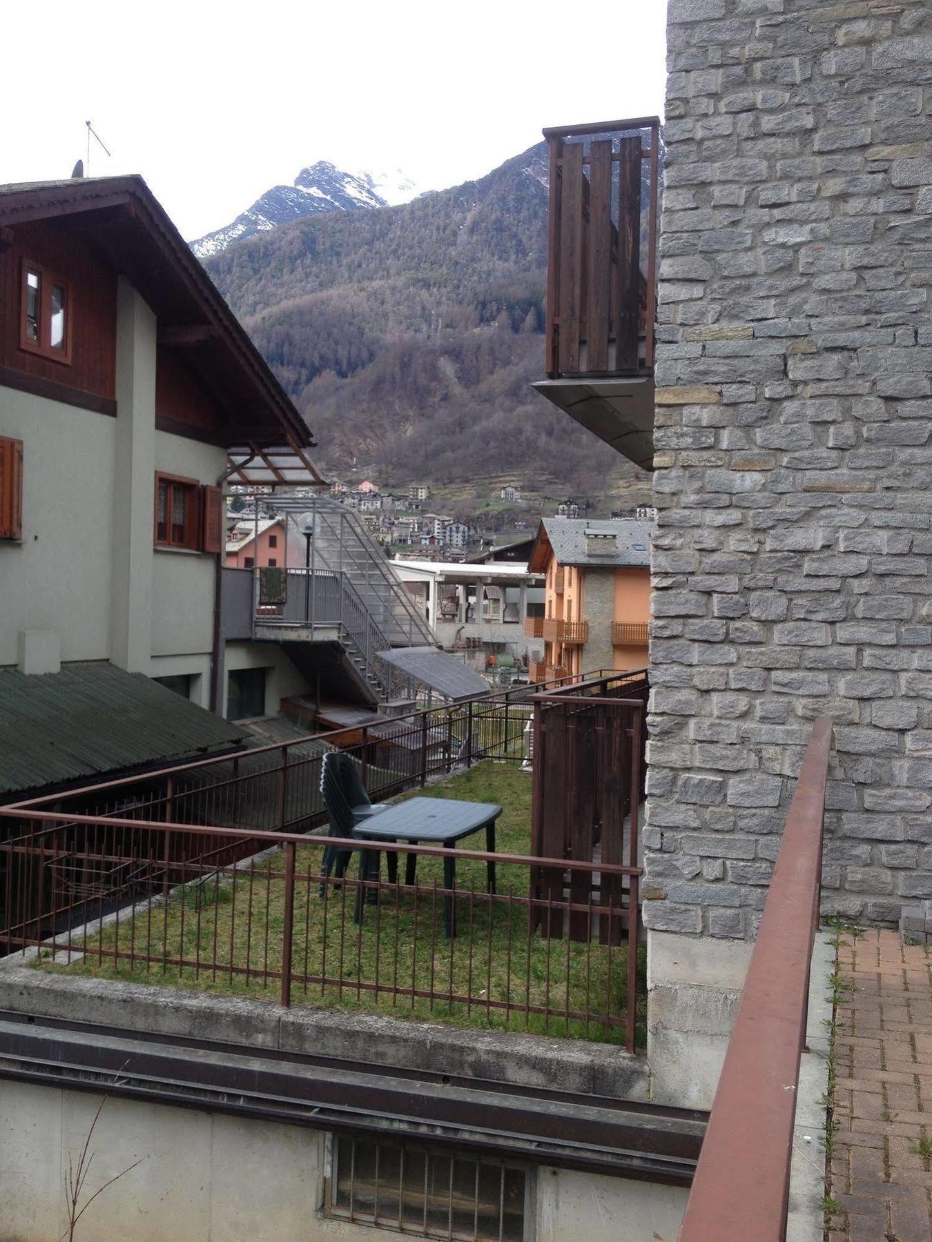 Lanterna Apartments Chiesa in Valmalenco Εξωτερικό φωτογραφία