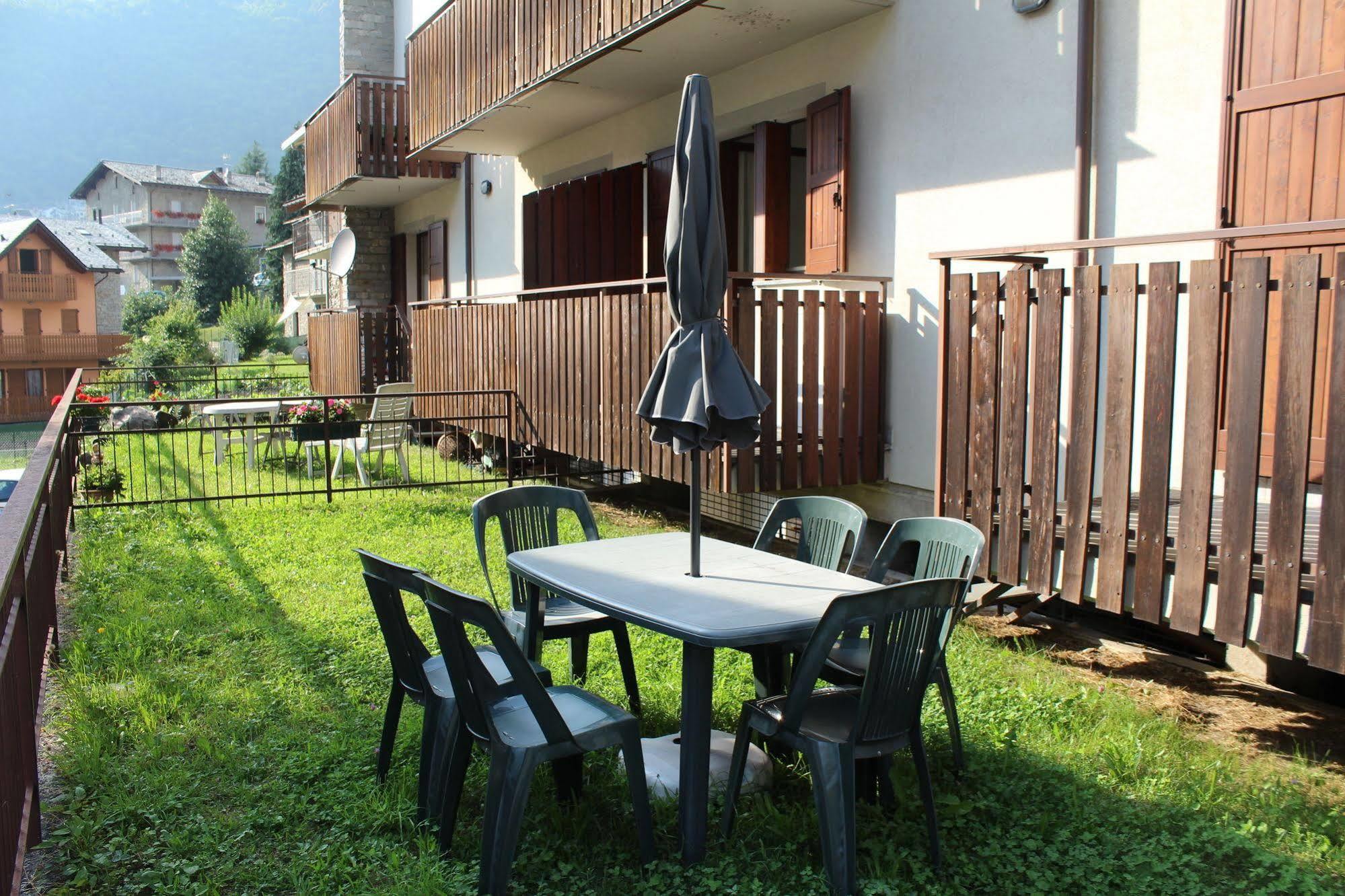 Lanterna Apartments Chiesa in Valmalenco Εξωτερικό φωτογραφία