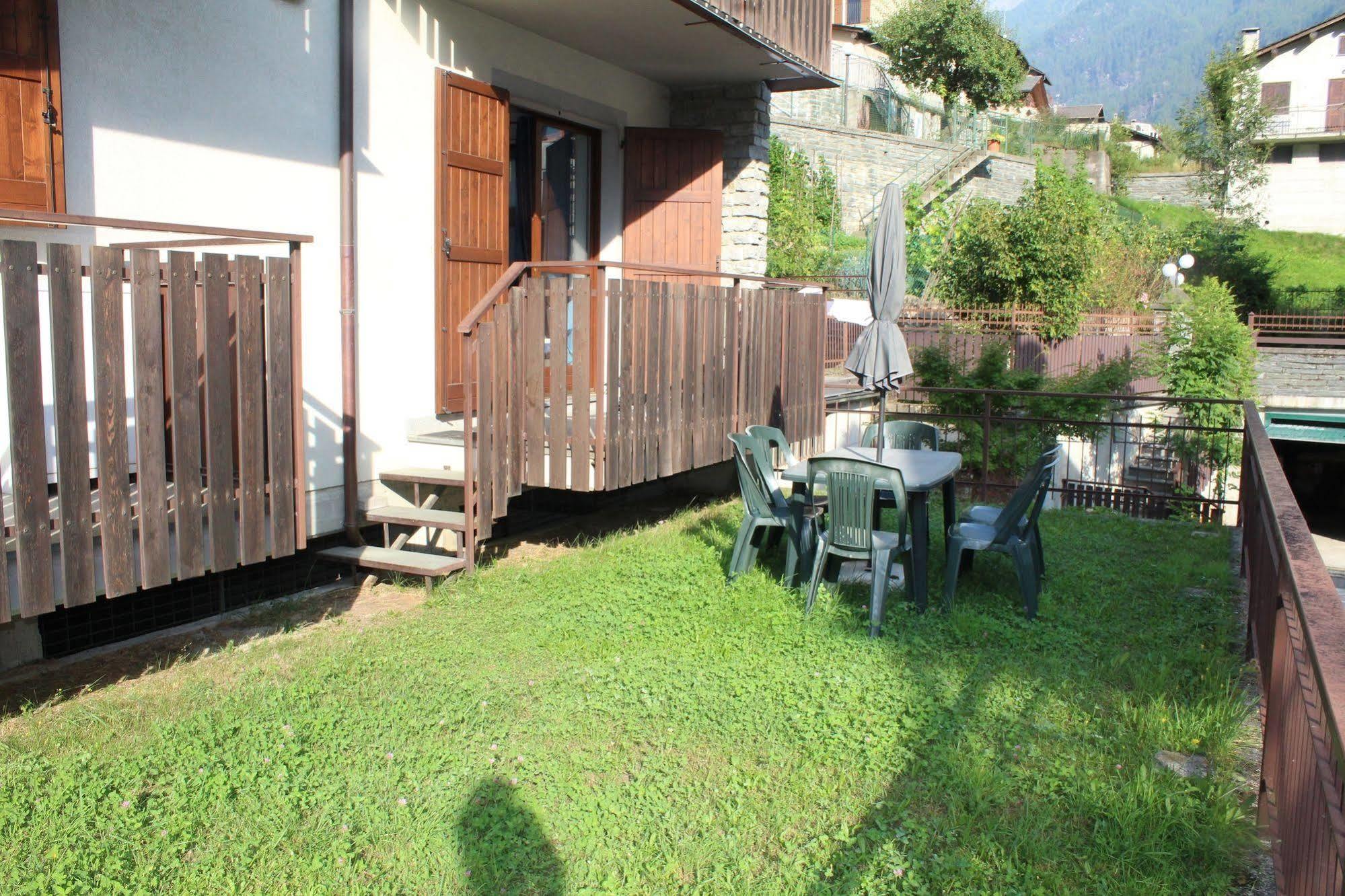 Lanterna Apartments Chiesa in Valmalenco Εξωτερικό φωτογραφία