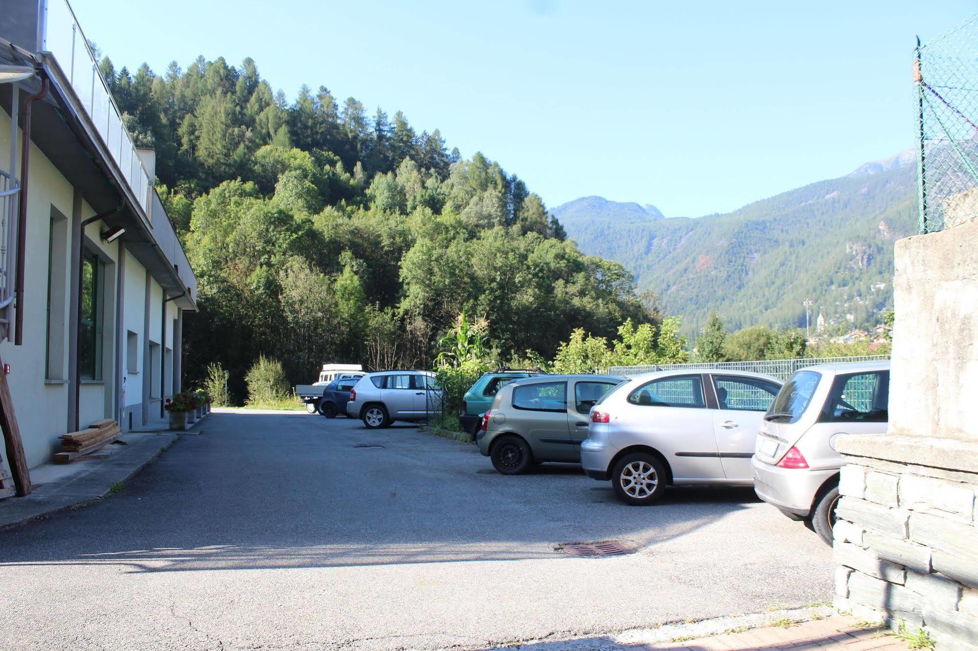 Lanterna Apartments Chiesa in Valmalenco Εξωτερικό φωτογραφία